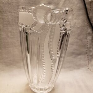 Merci Cherie Collection vase by Studio Silversmiths, made in Germany. 